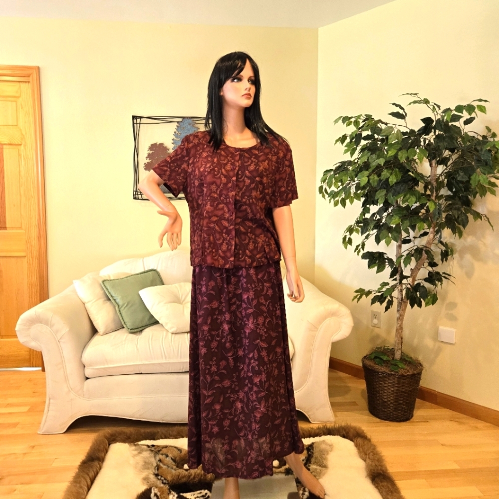 Norton McNaughton 2-Piece Burgandy Print Maxi Skirt and Top, Size Medium